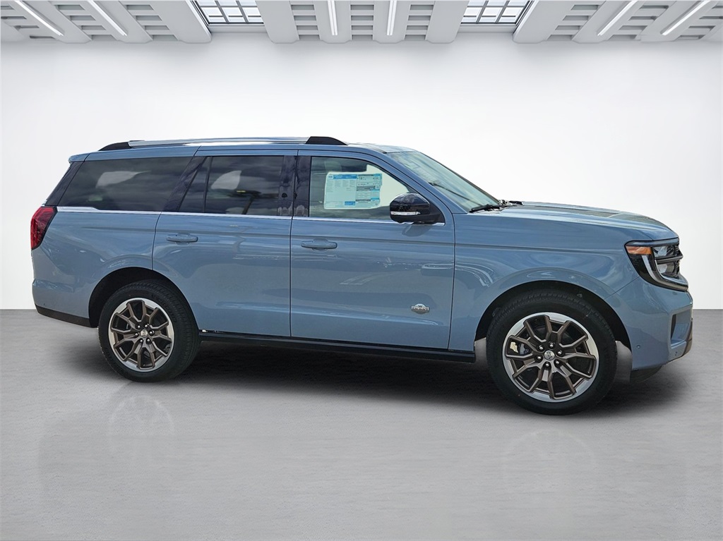 2025 Ford Expedition King Ranch photo 3