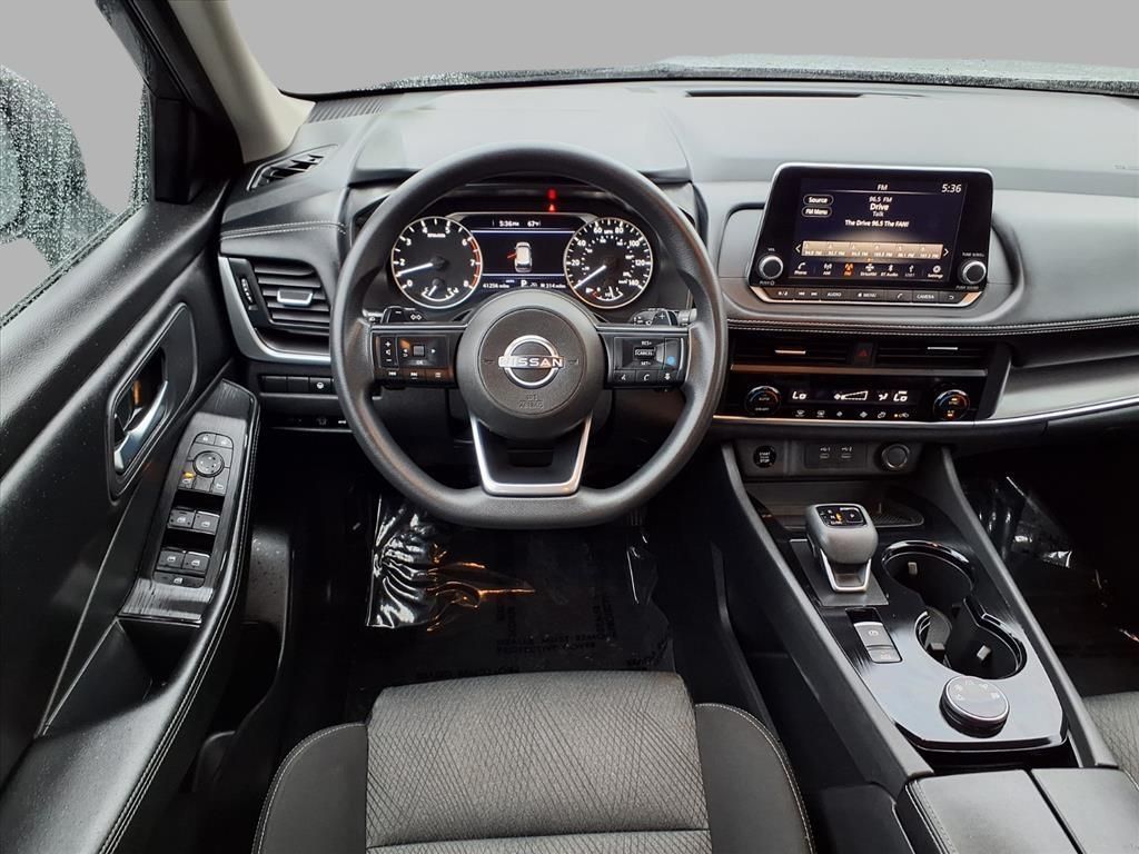 2024 Nissan Rogue SV photo 4