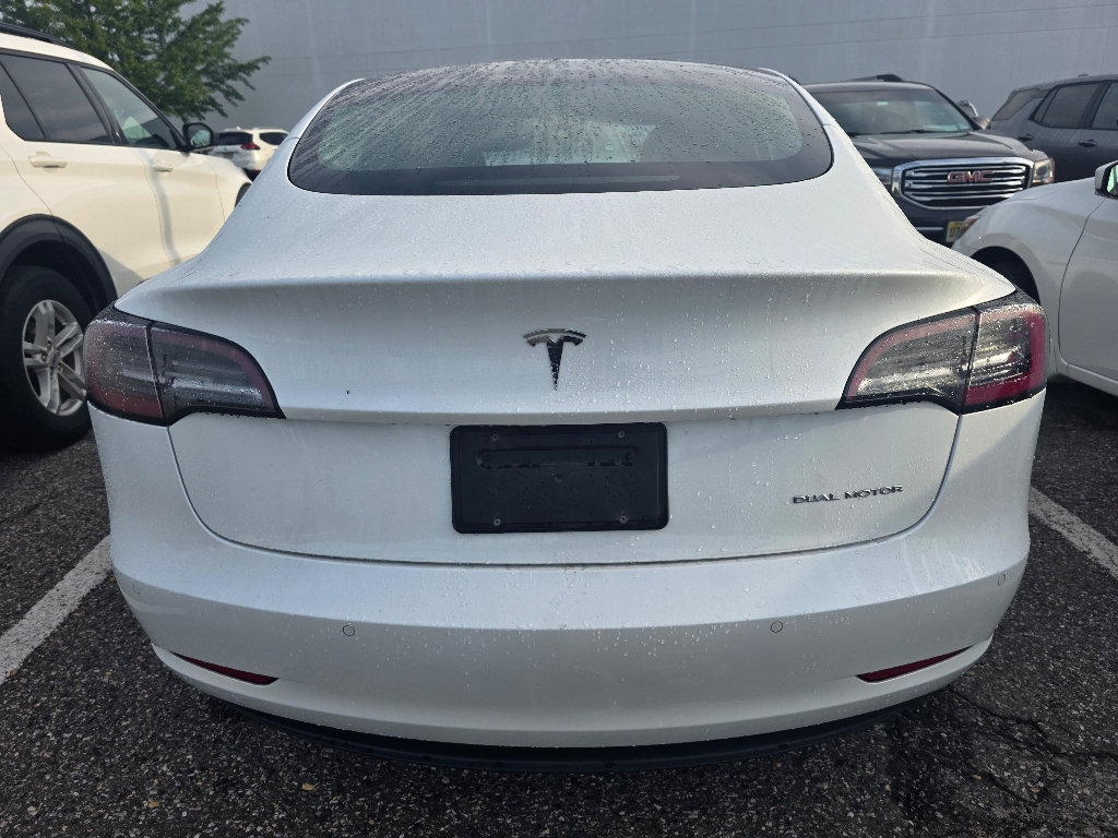 2021 Tesla Model 3 Long Range photo 3