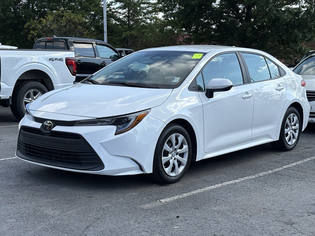 Used 2023 Toyota Corolla LE with VIN 5YFB4MDEXPP030486 for sale in Northfield, Minnesota