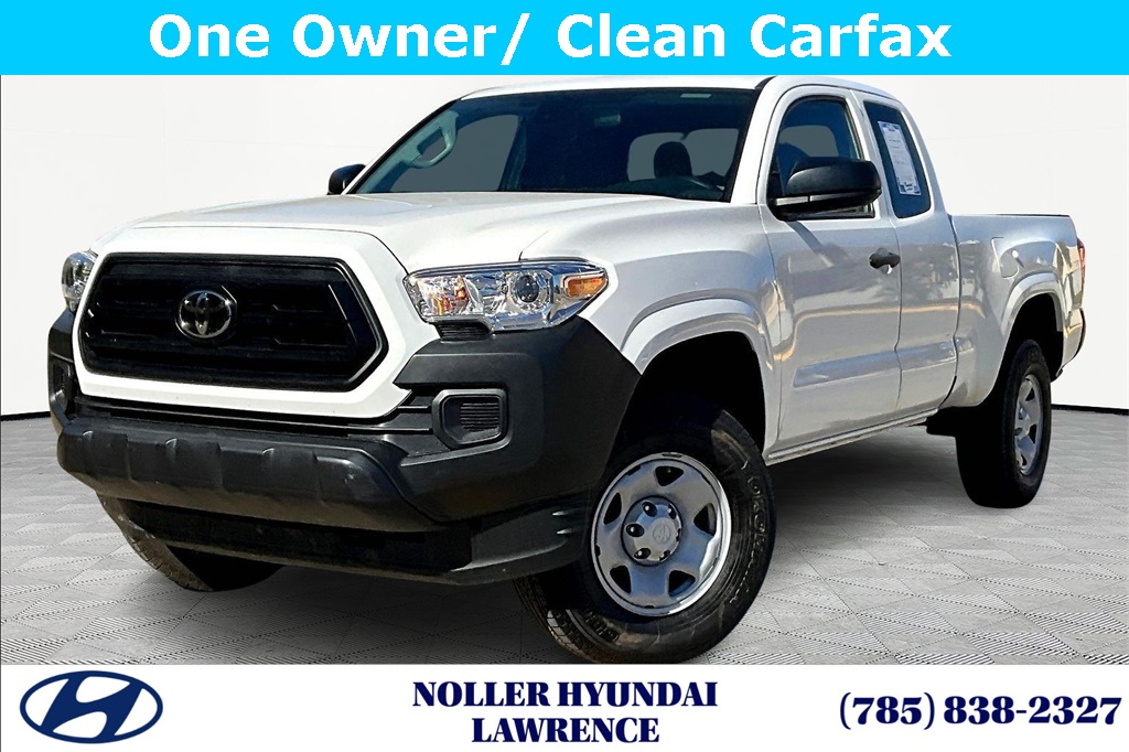 2022 Toyota Tacoma SR's photo