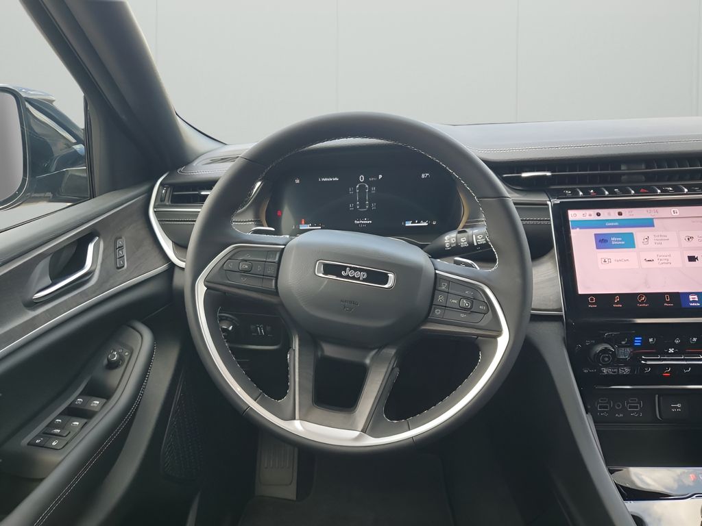2025 Jeep Grand Cherokee Limited photo 23