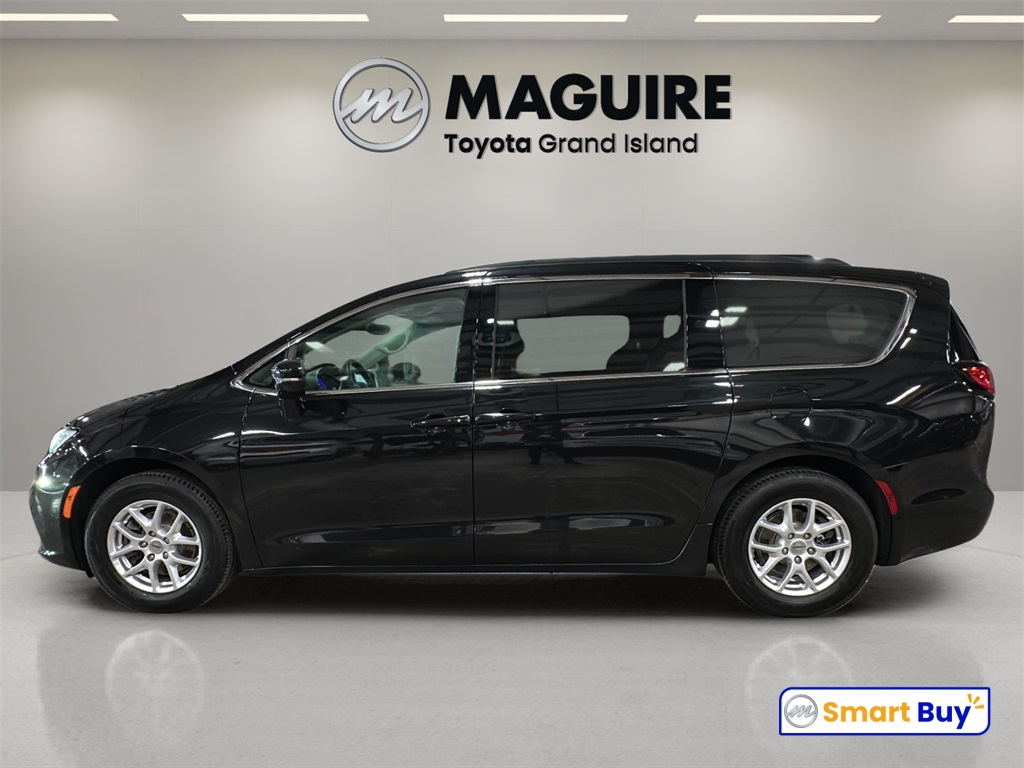 2022 Chrysler Pacifica Touring L photo 3