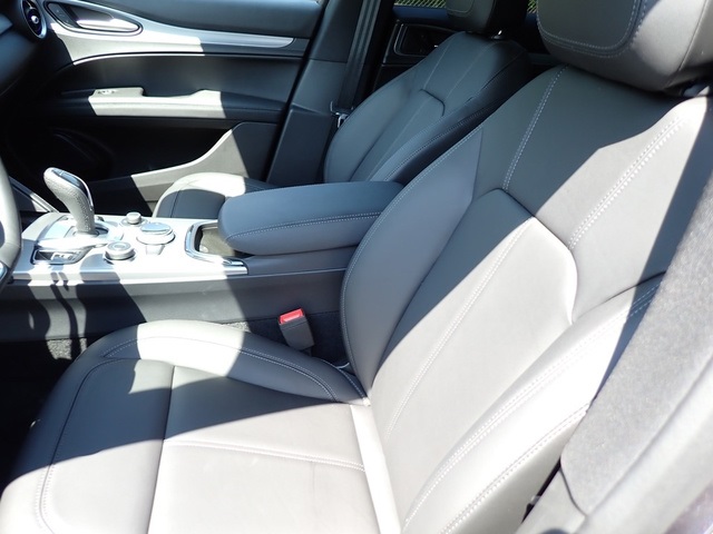 2025 Alfa Romeo Stelvio Sprint Base photo 11
