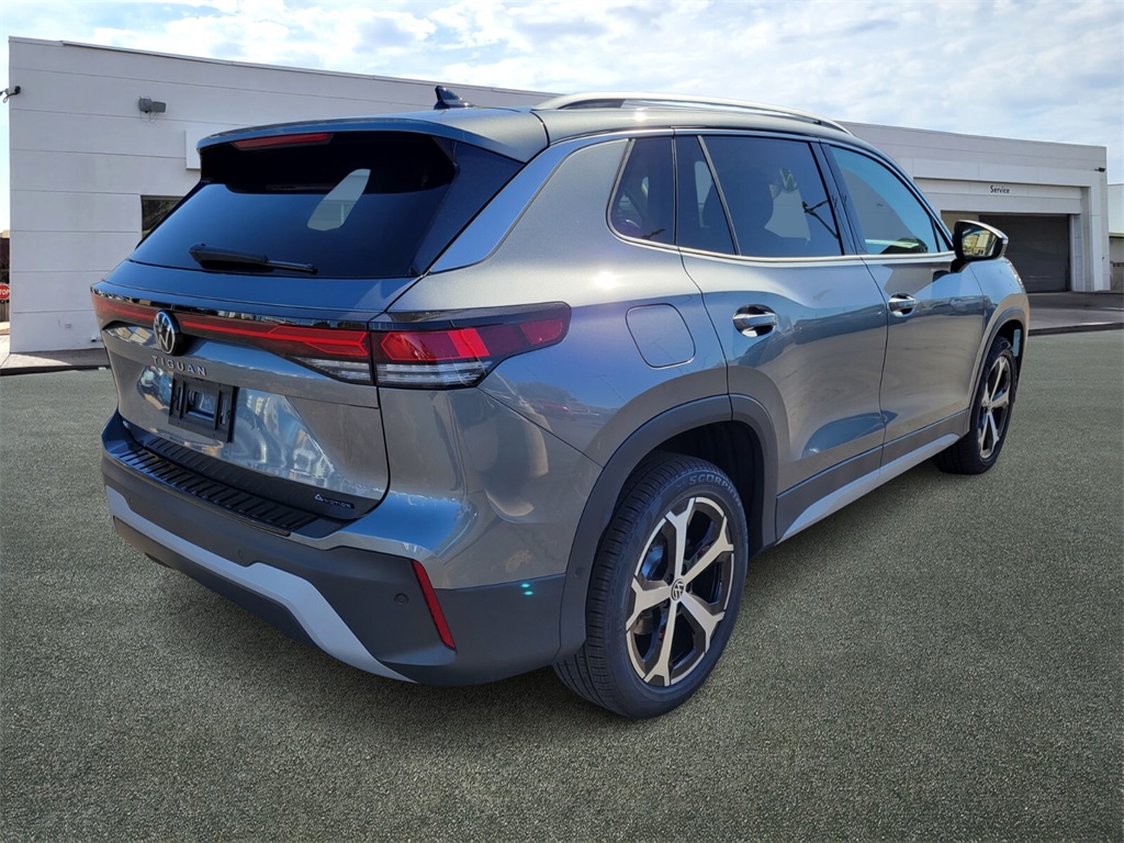 2026 Volkswagen Tiguan SE photo 3