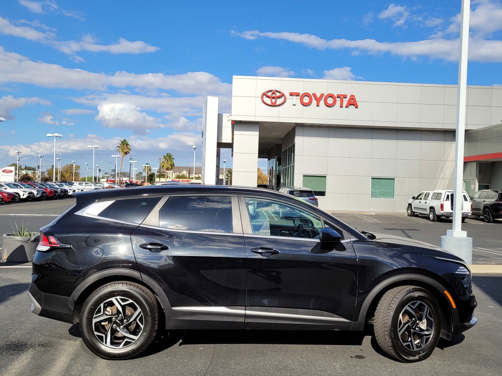 2024 Kia Sportage LX photo 3