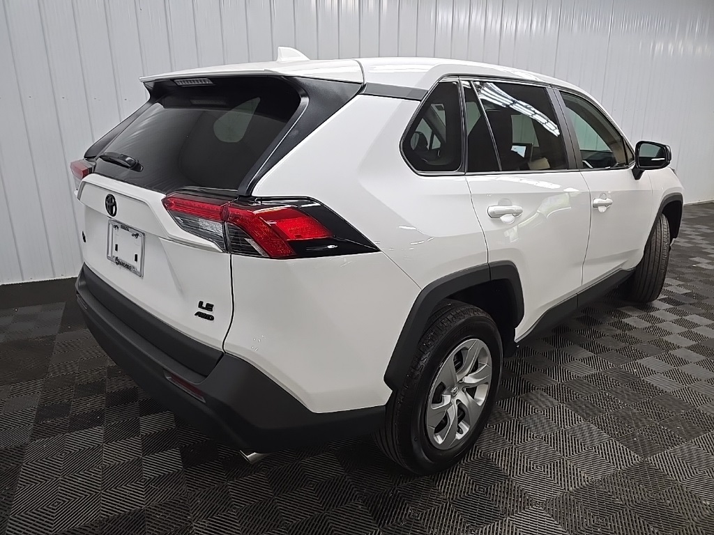 2023 Toyota RAV4 LE photo 10