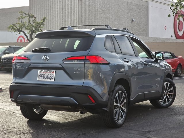 2023 Toyota Corolla Cross XLE photo 4