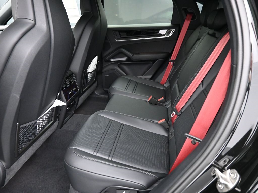 2026 Porsche Cayenne Coupe S photo 6