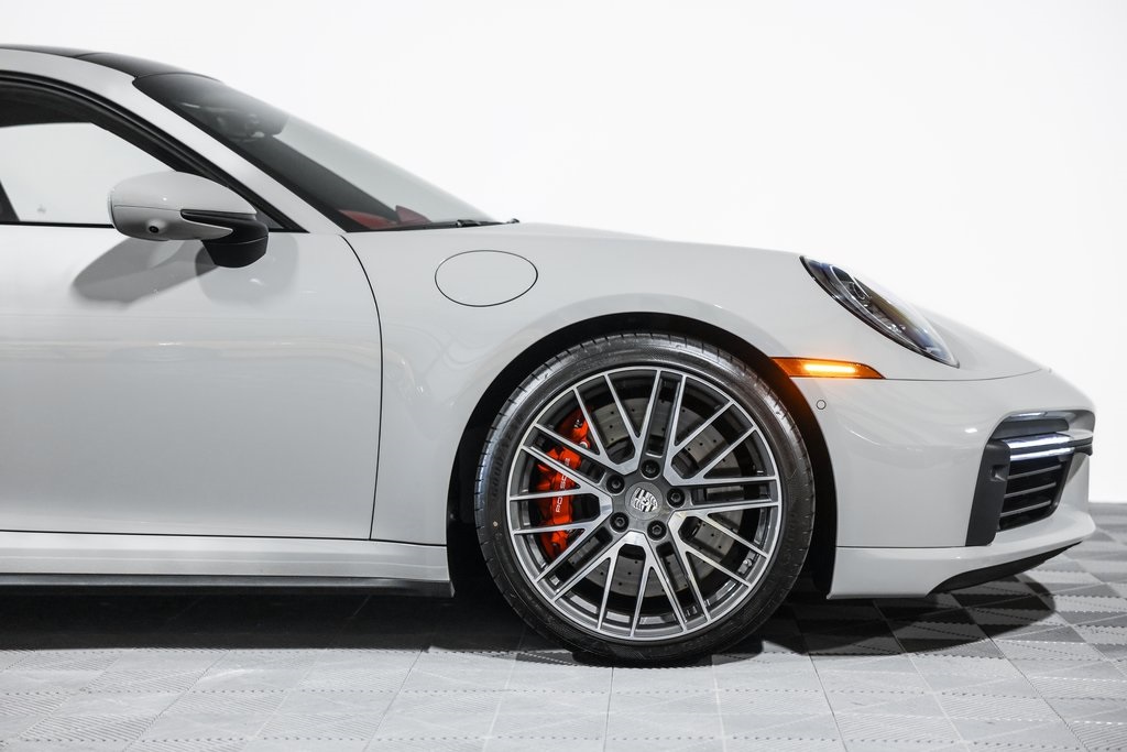 2022 Porsche 911 Turbo photo 3