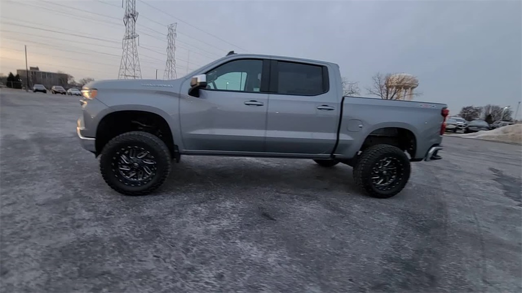 2025 CHEVROLET SILVERADO - Image 5