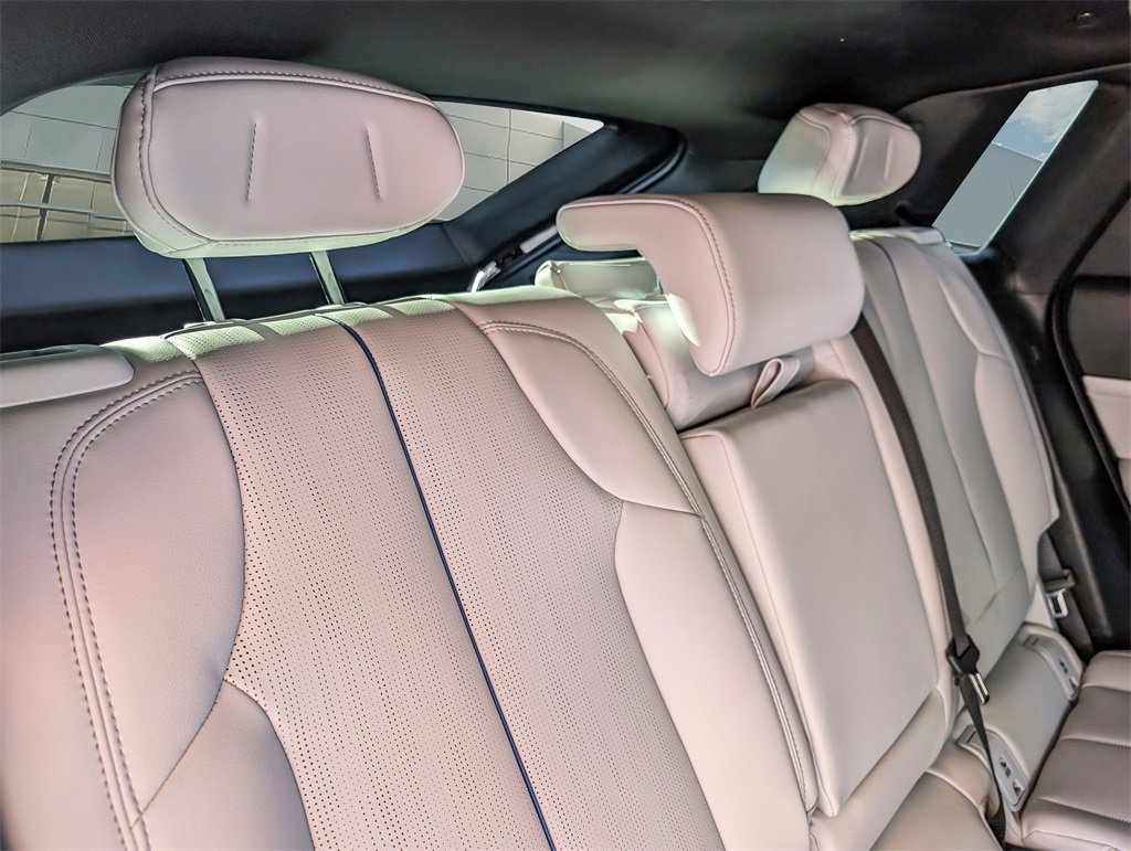 2026 Cadillac Lyriq Luxury photo 18