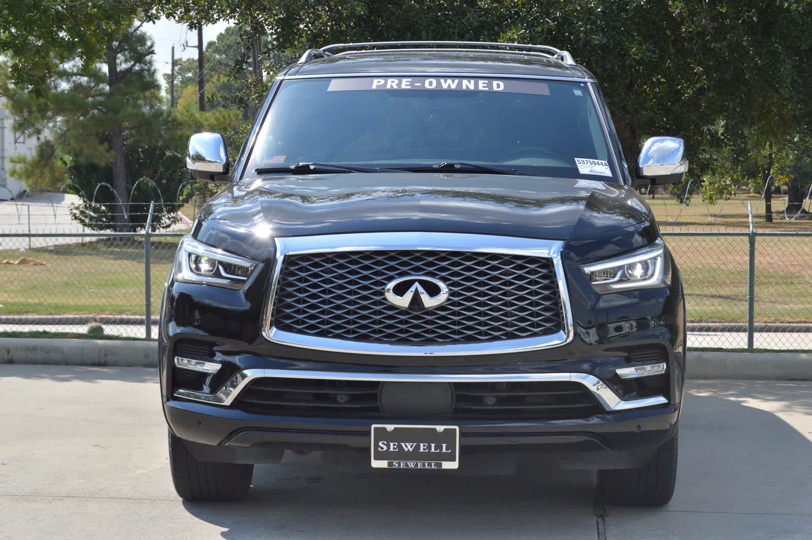 2022 Infiniti QX80 Sensory photo 2