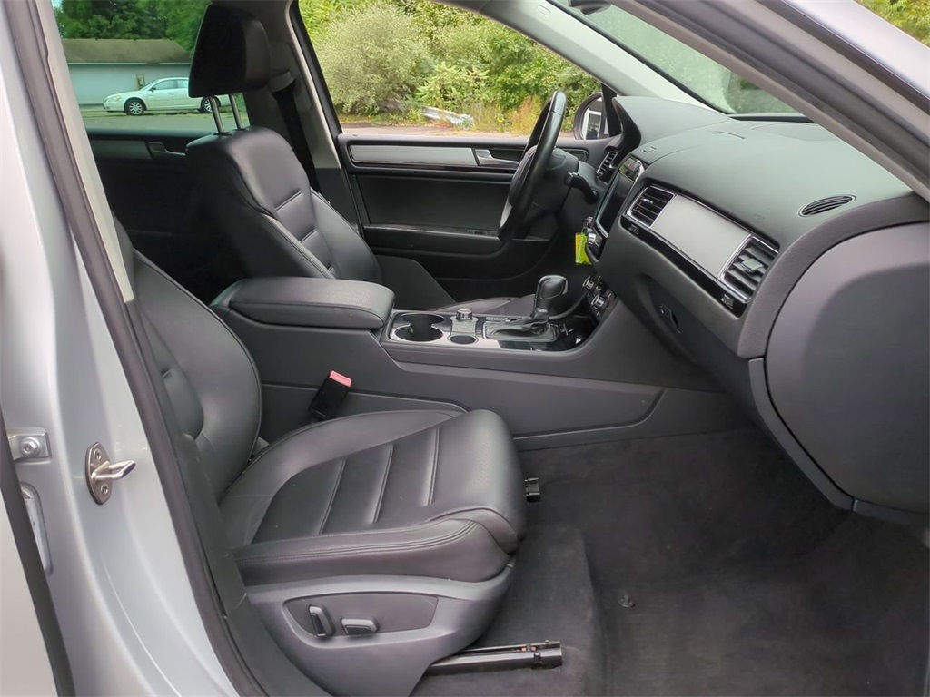 2011 Volkswagen Touareg VR6 FSI photo 26