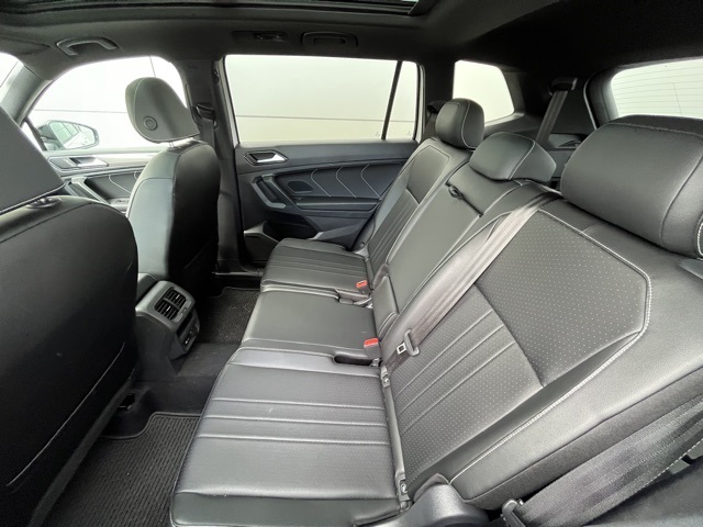 2024 Volkswagen Tiguan SE R-Line Black photo 3