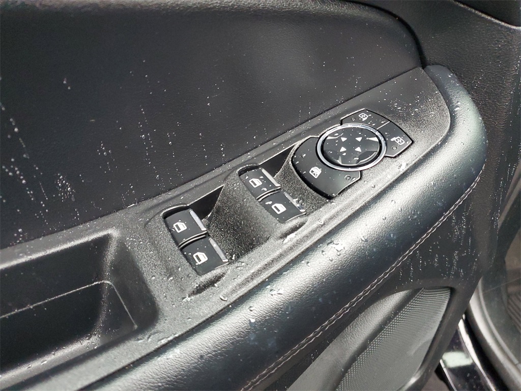 2024 Ford Edge SEL photo 16