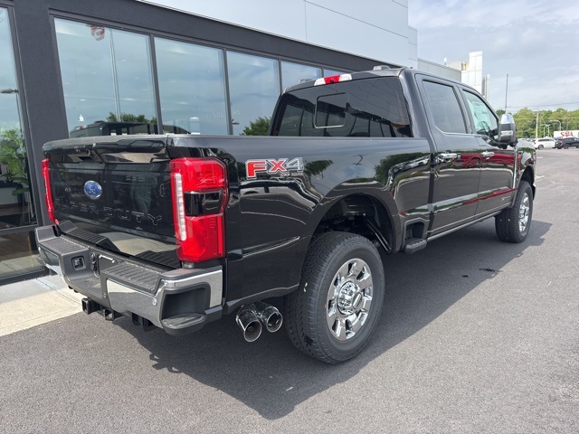 2025 Ford F-350 Lariat photo 3