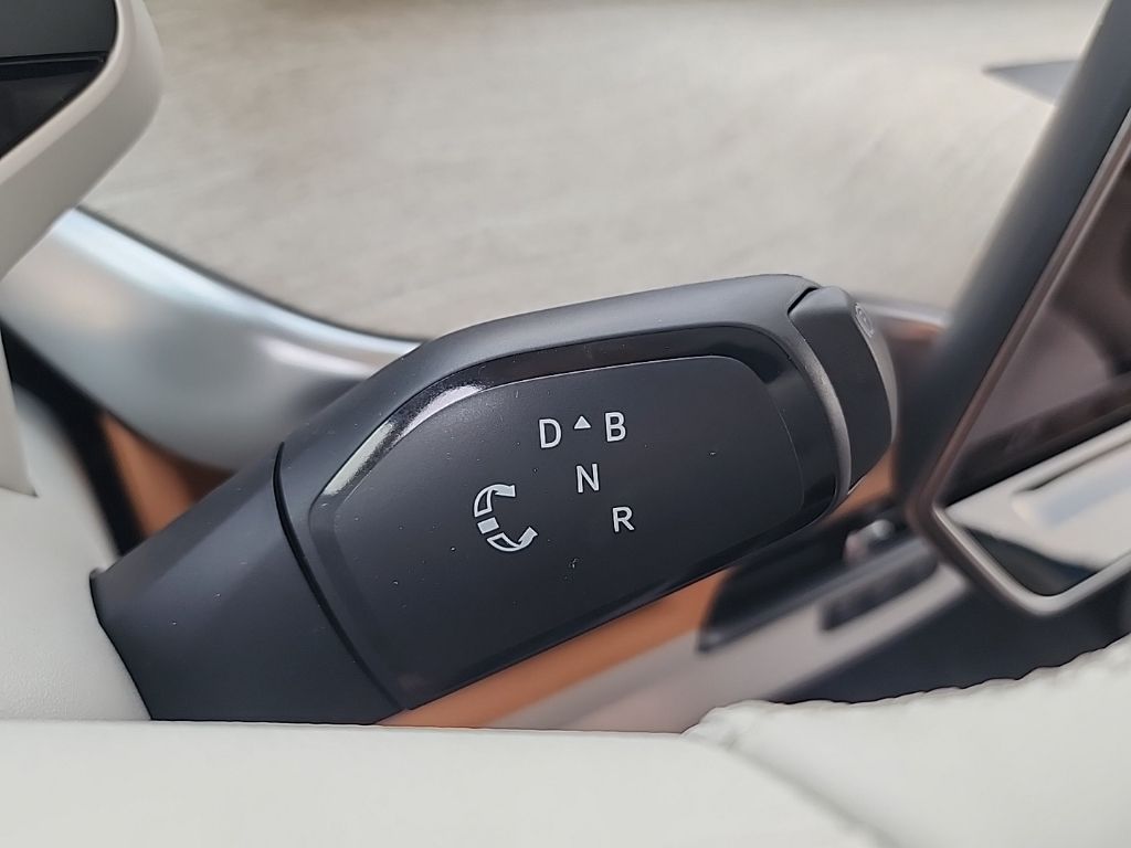 2025 Volkswagen ID. Buzz photo 20
