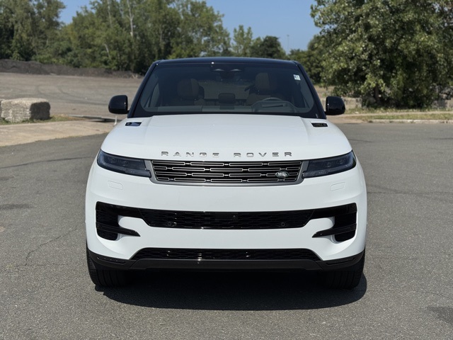 2025 Land Rover Range Rover Sport SE photo 8