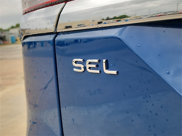 2025 Volkswagen Atlas SEL photo 4