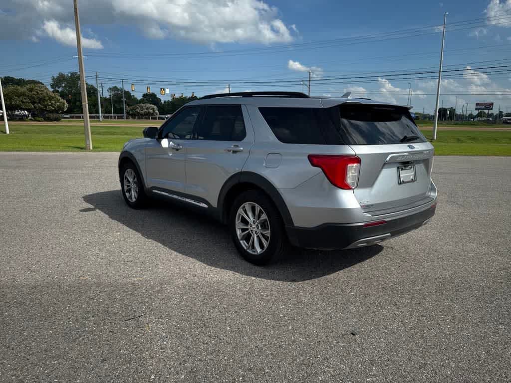 2020 Ford Explorer XLT photo 3