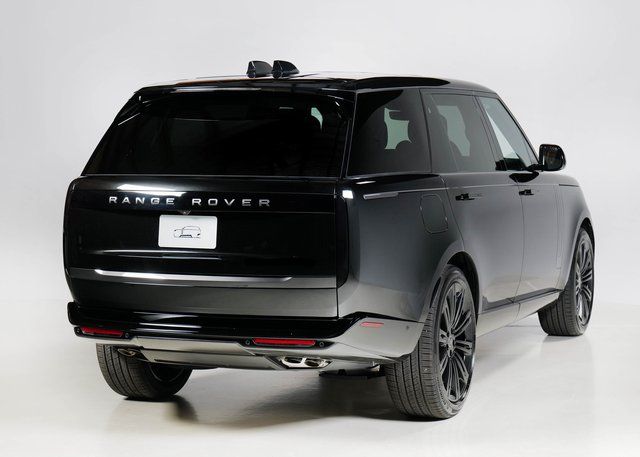 2025 Land Rover Range Rover SE photo 2