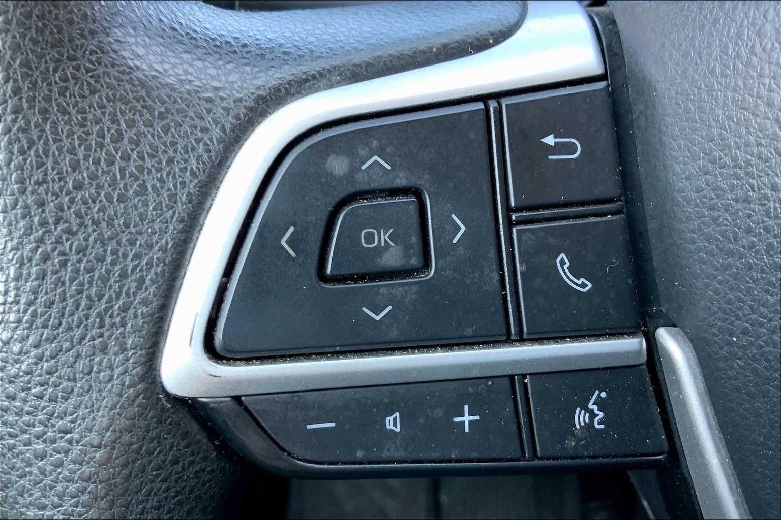 2023 Toyota Highlander L photo 57