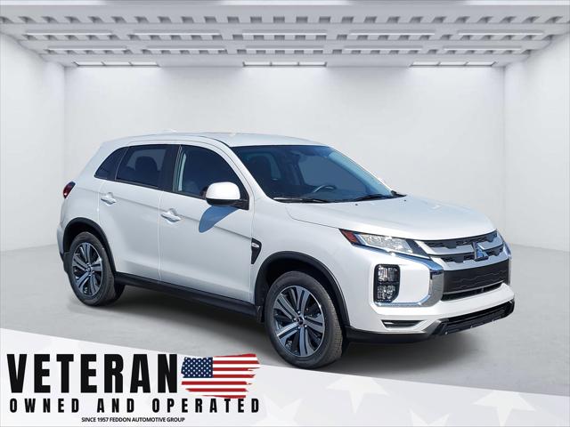 2025 Mitsubishi Outlander Sport ES's photo