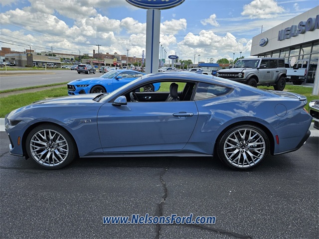 2025 Ford Mustang GT Premium photo 4