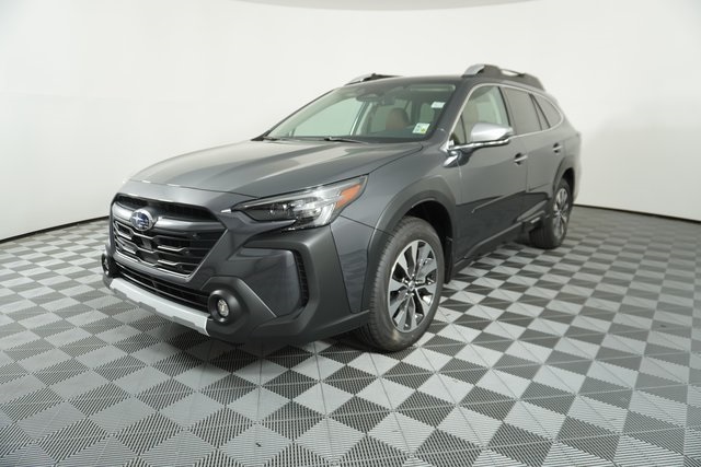 2025 Subaru Outback Touring XT photo 2