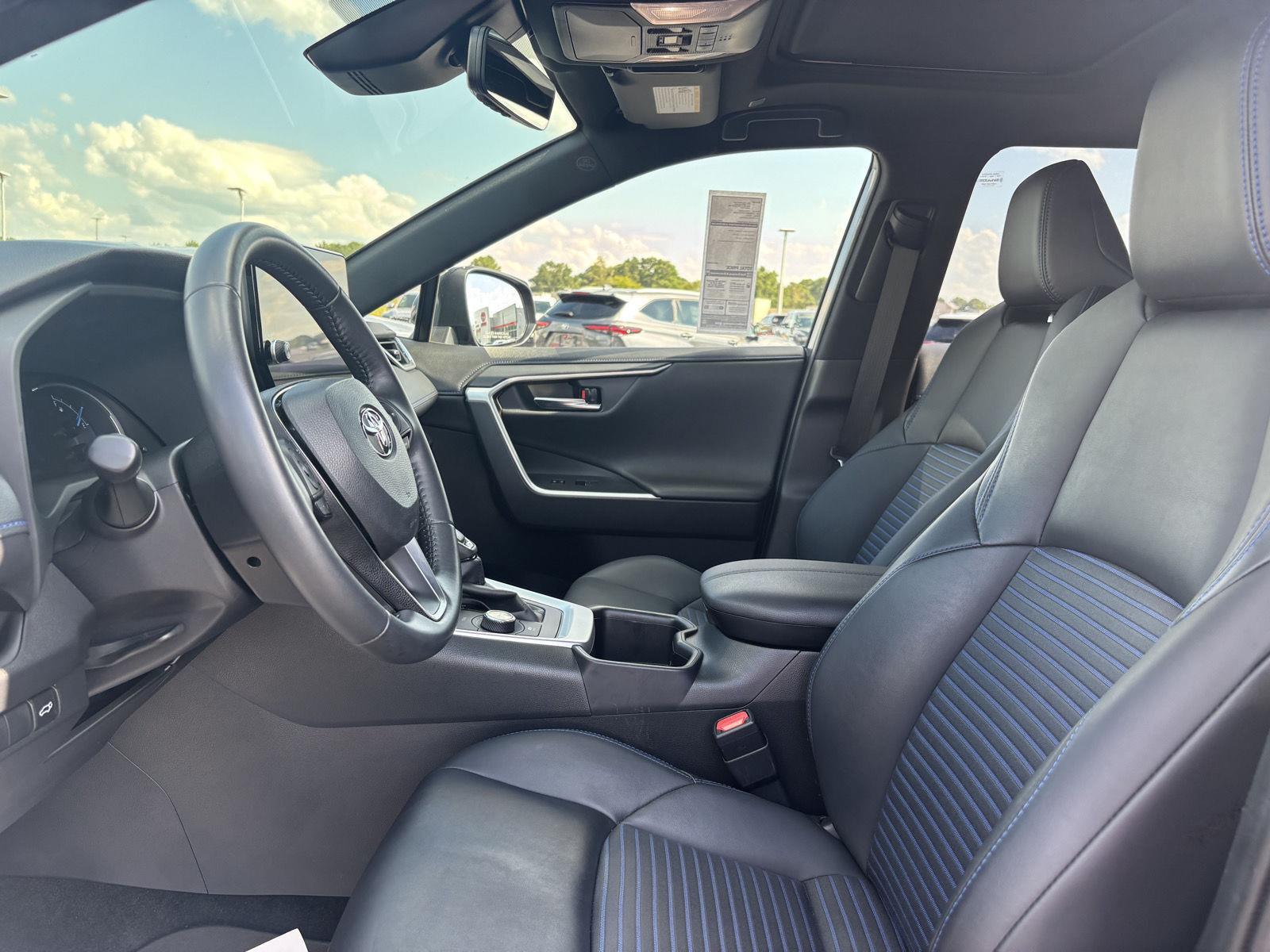 2023 Toyota RAV4 Hybrid XSE photo 14