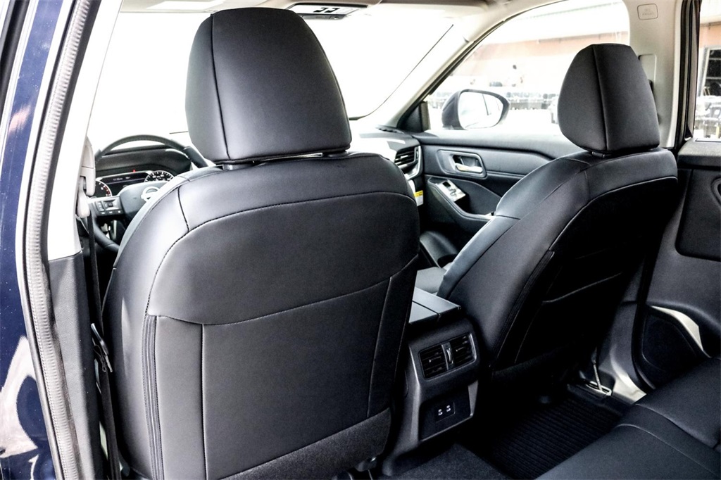 2025 Nissan Rogue SV photo 22