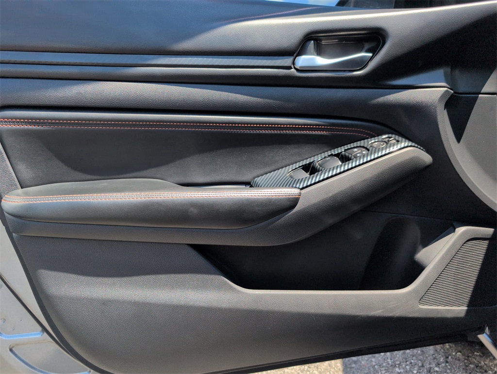 2019 Nissan Altima 2.5 SR photo 10