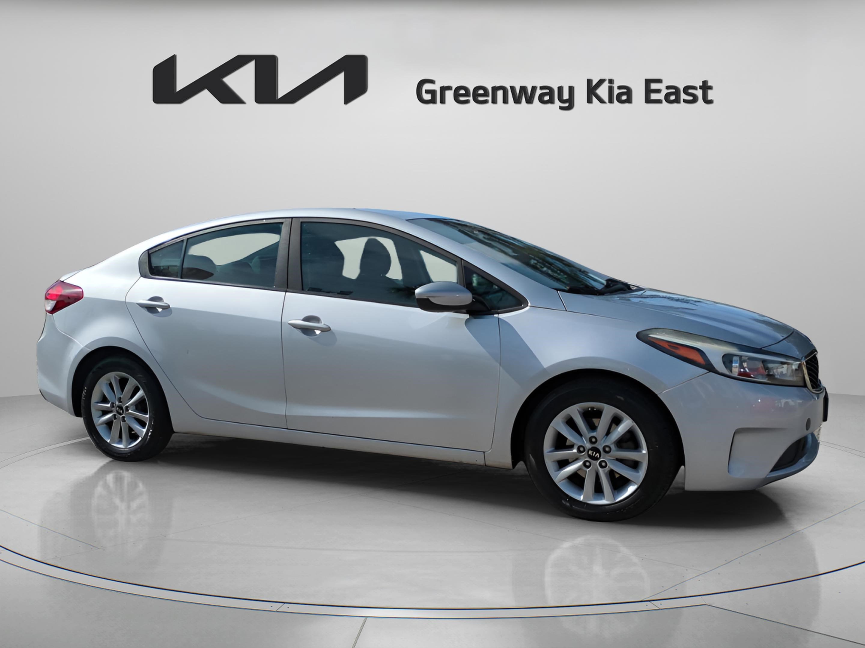 2017 Kia Forte LX's photo