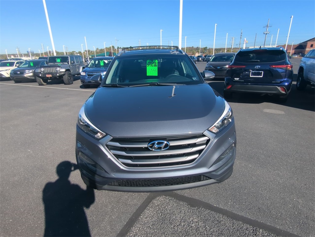 2017 Hyundai Tucson SE Plus photo 3