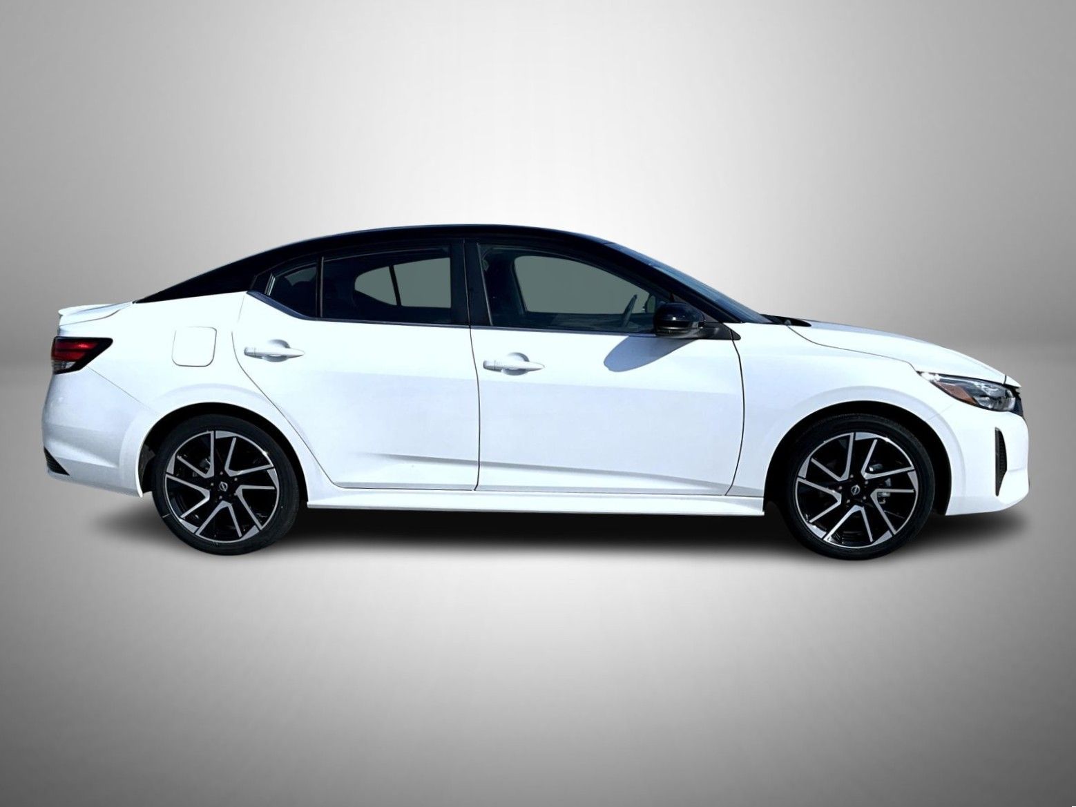 2025 Nissan Sentra SR photo 4
