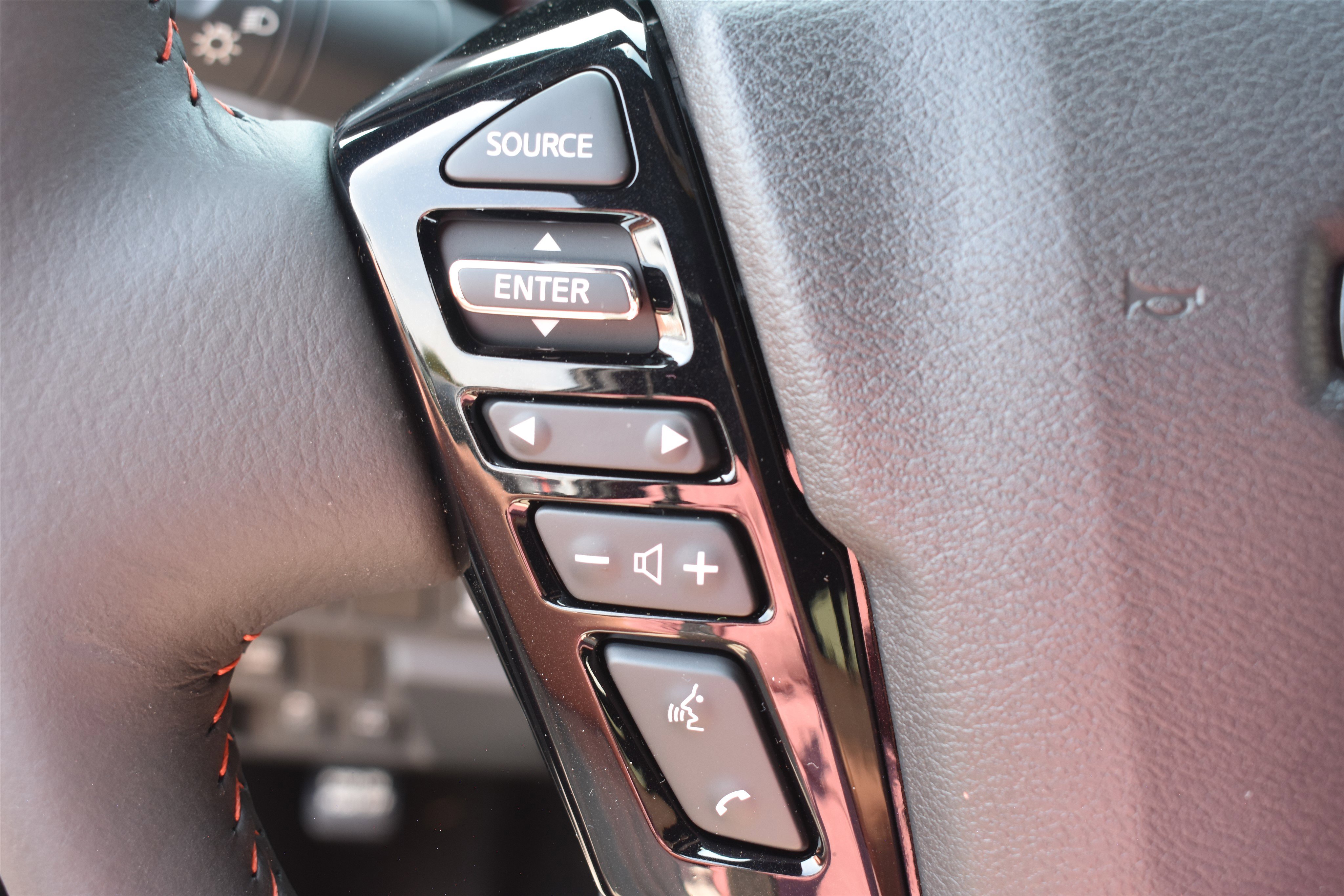 2026 Nissan Frontier PRO-4X photo 8