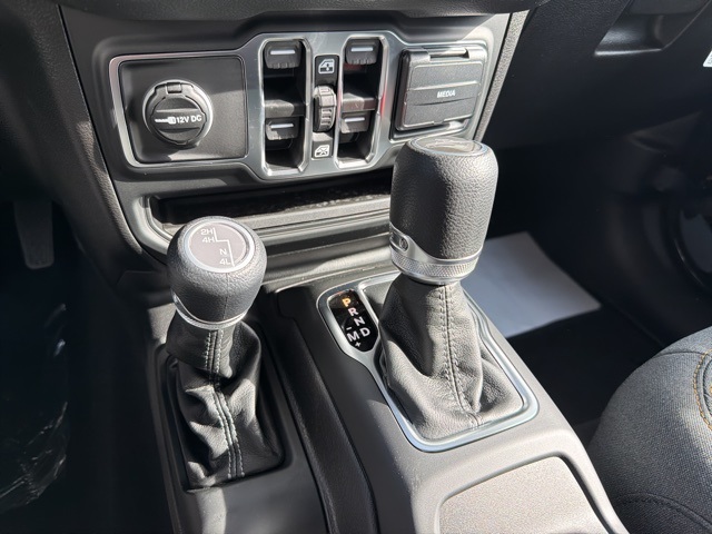 2025 Jeep Gladiator Sport S photo 11