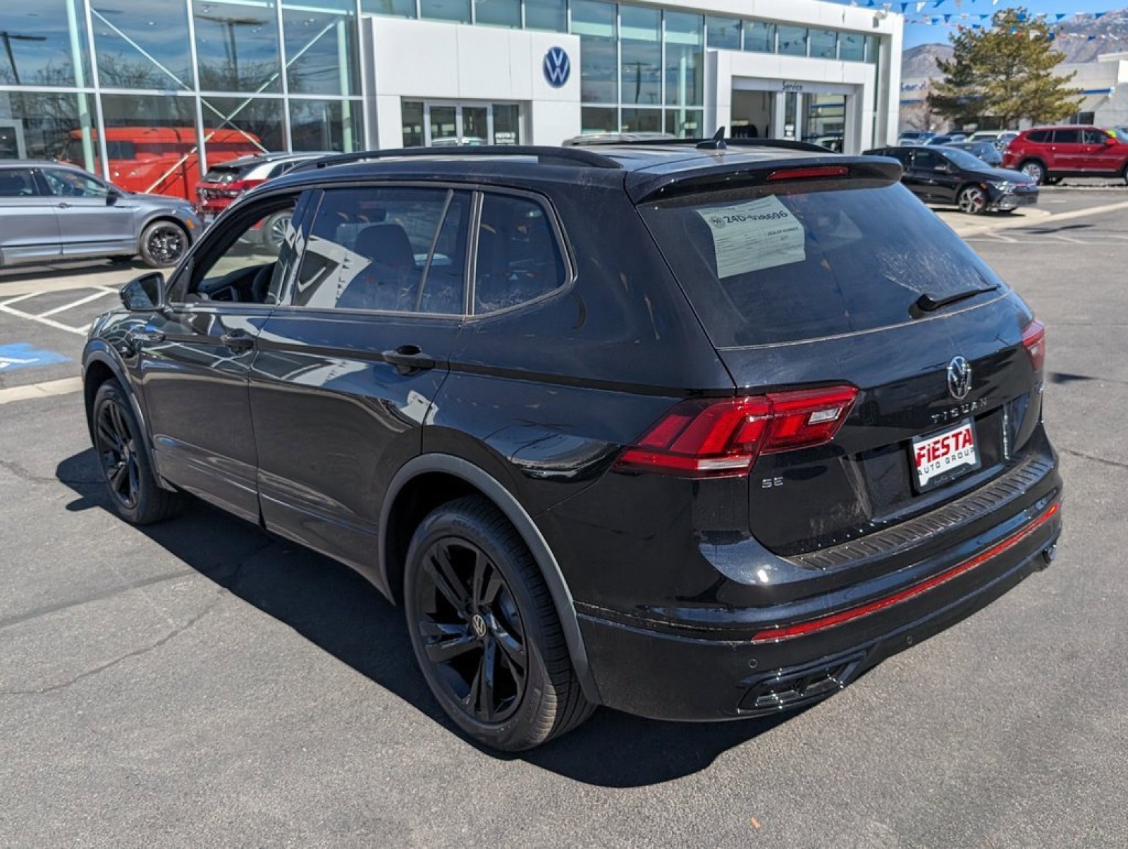 New 2024 Deep Black Pearl Effect Volkswagen 2.0T SE R-Line Black image 7
