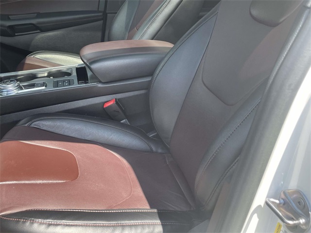 2021 Ford Edge Titanium photo 11