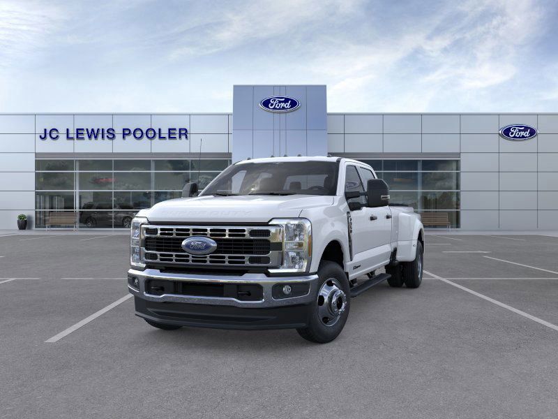 2026 Ford F-350 XLT photo 3