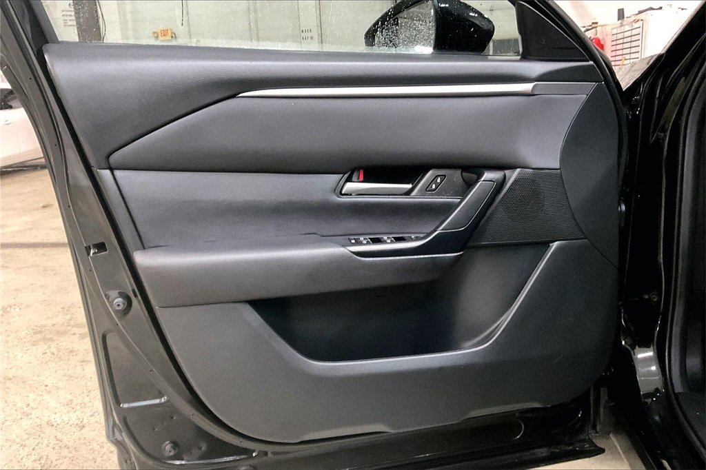 2023 MAZDA CX-50 - Image 21