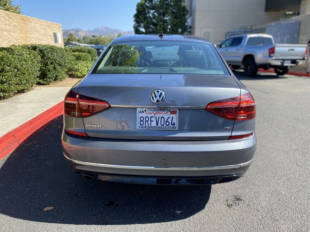 Used 2017 Gray Volkswagen 1.8T R-Line image 8