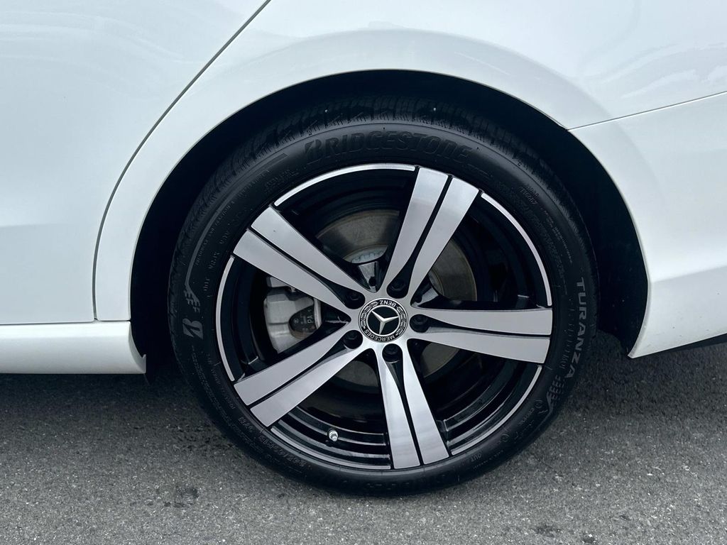 2025 Mercedes Benz C 300 4MATIC photo 13