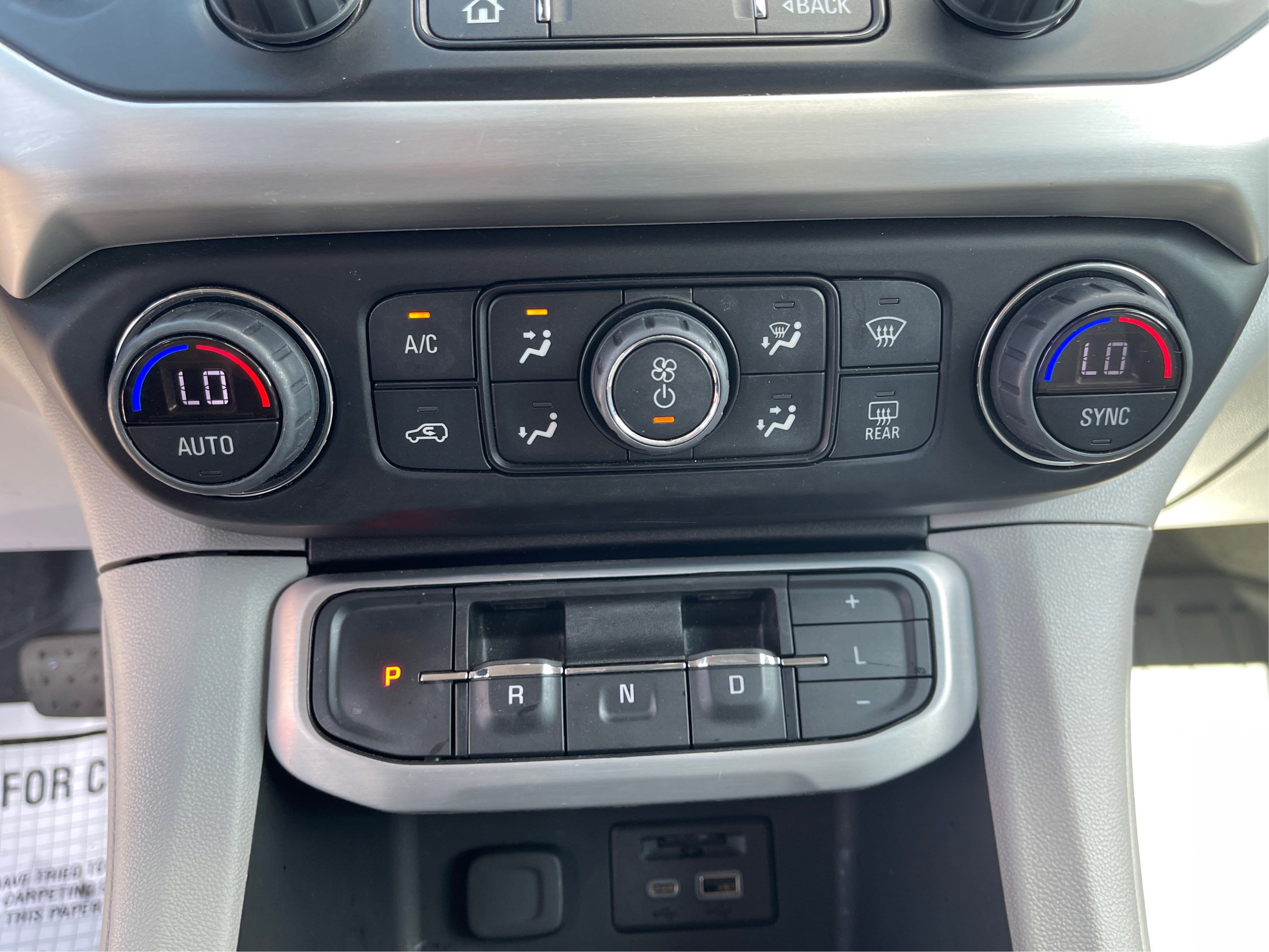 2023 Gmc Acadia SLE photo 18