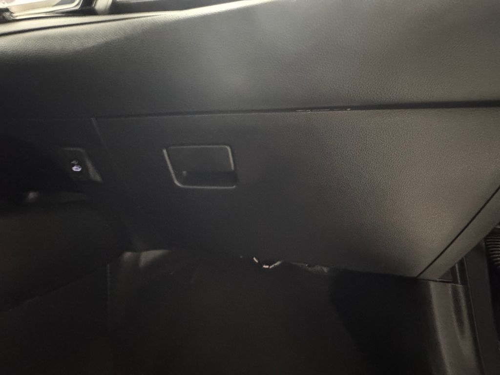 2023 Toyota Corolla LE photo 24