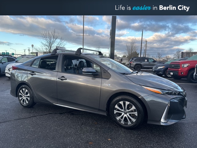 2022 Toyota Prius Prime XLE's photo