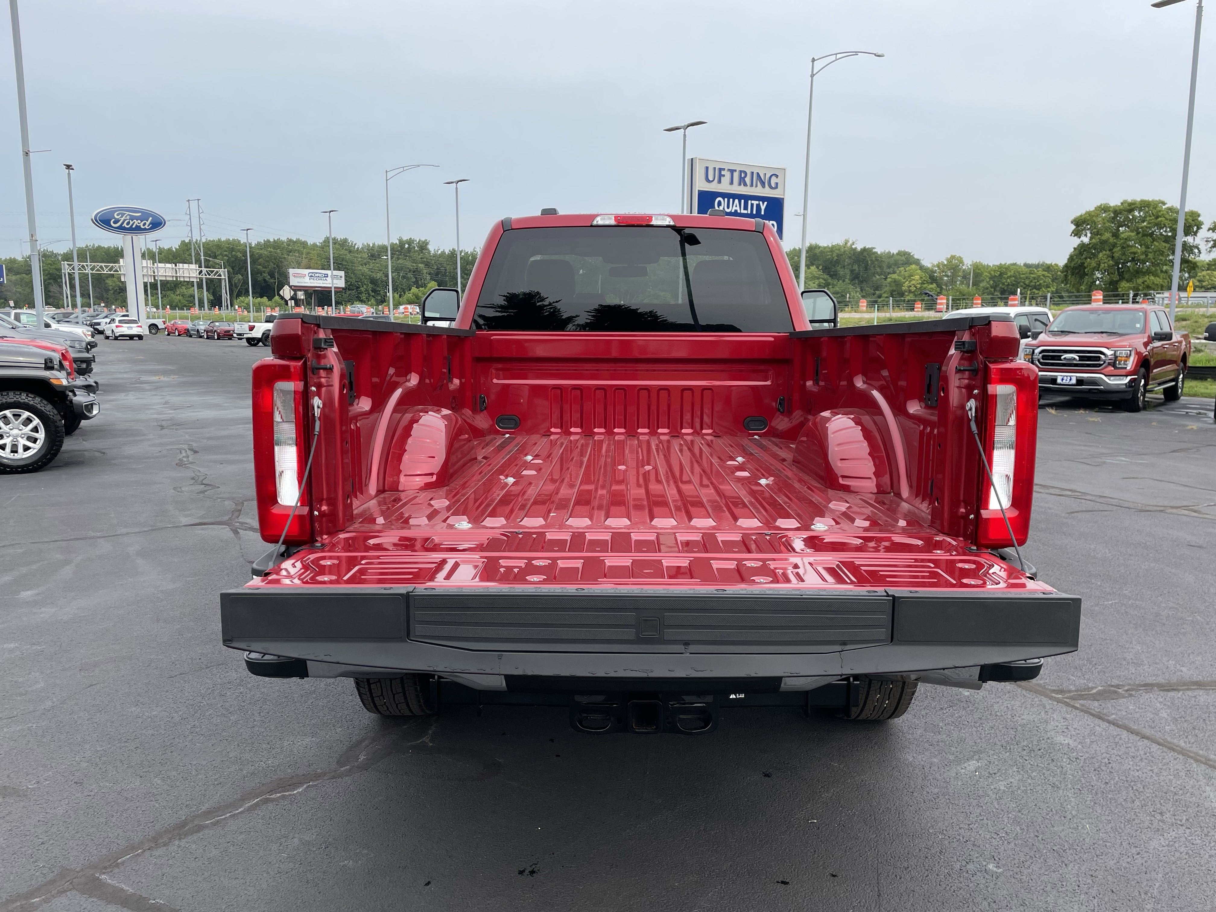 2023 Ford F-350 XLT photo 2