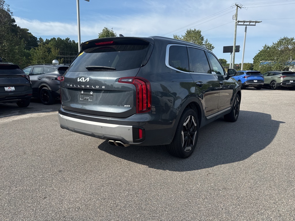 2023 Kia Telluride S photo 2