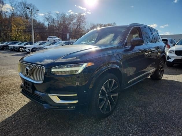 2023 Volvo XC90 Plus's photo